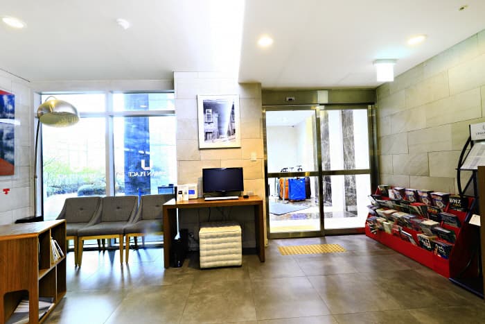 어반플레이스 강남_프론트휴게실_사진보정
