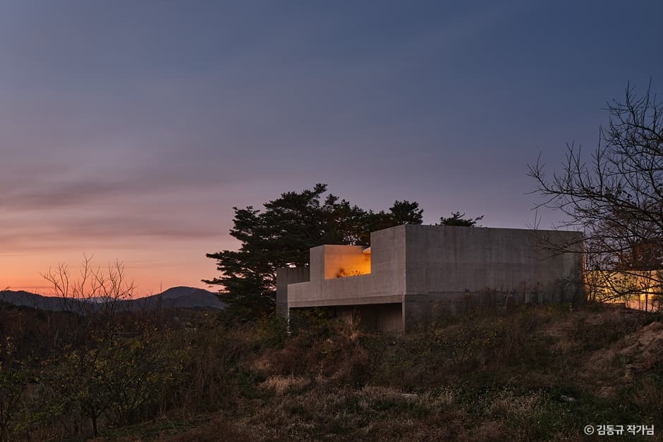 曙露斋(서로재)