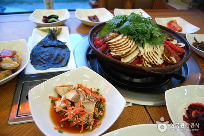 松茸村 (송이버섯마을)