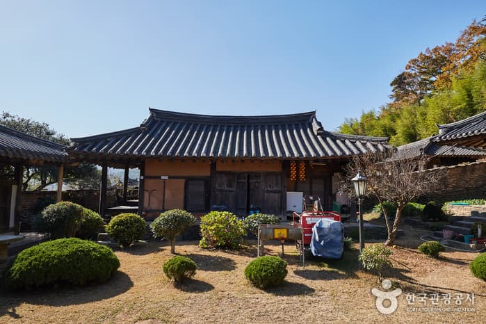경남_고성_고성최필간고택_전경4