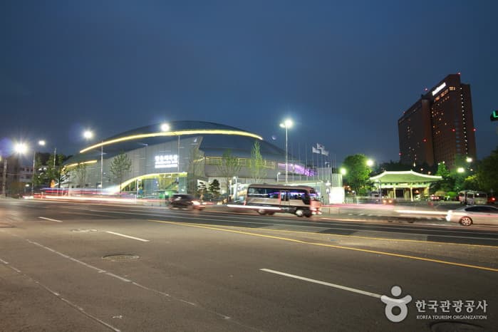 서울_중구_장충체육관01
