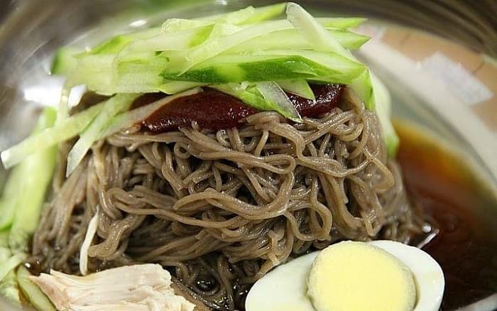 Seongcheon 荞麦凉面 ( 성천막국수 )