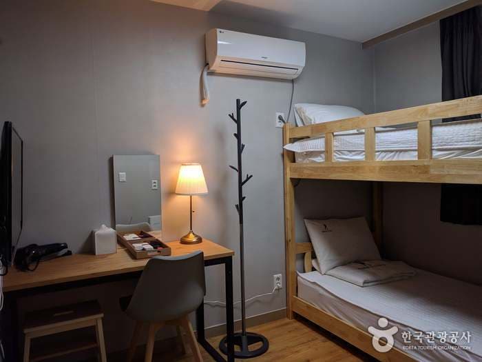 전남_백패커스인여수_구관 2층 침대형 트윈