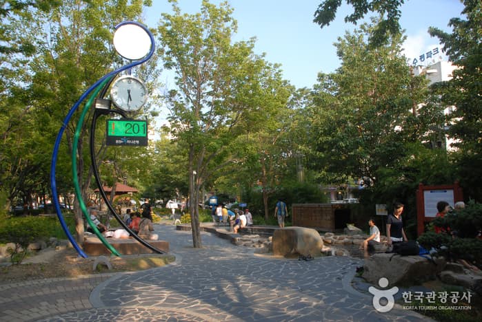 Yuseong Hot Springs