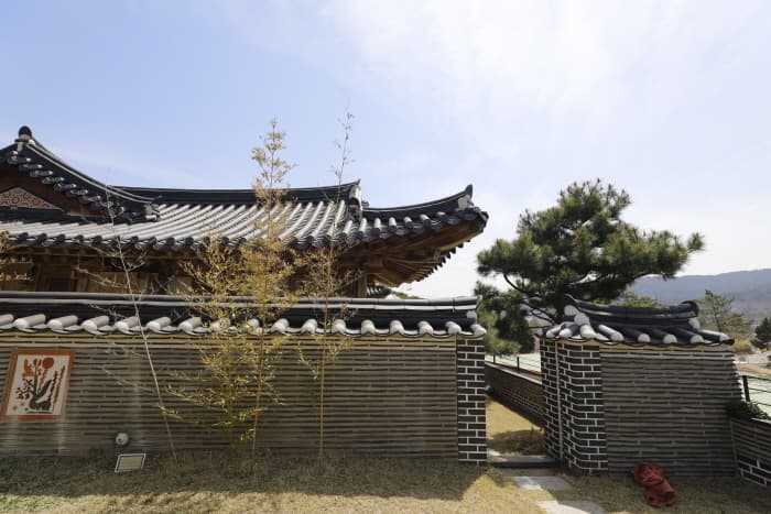 Hanchaedang Korean traditional house [Korea Quality] / 한채당 체험한옥관 [한국관광 품질인증]