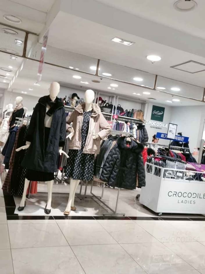 [事后免税店]鳄鱼恤女装2001奥特莱斯中溪店크로커다일레이디 2001아울렛 중계