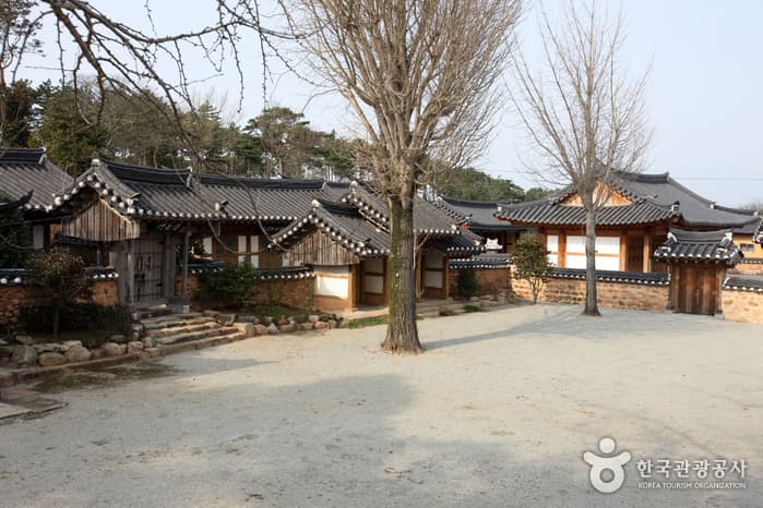 Yeongam Gurim Hanok Village (영암 구림전통한옥마을)