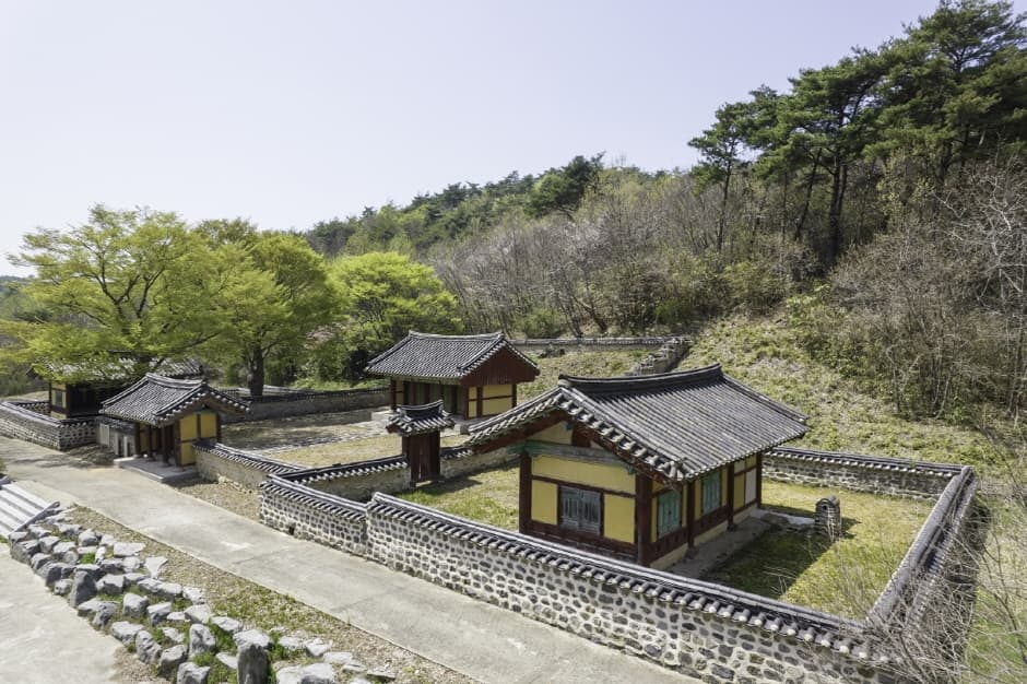 Yanggoksa Shrine (양곡사)