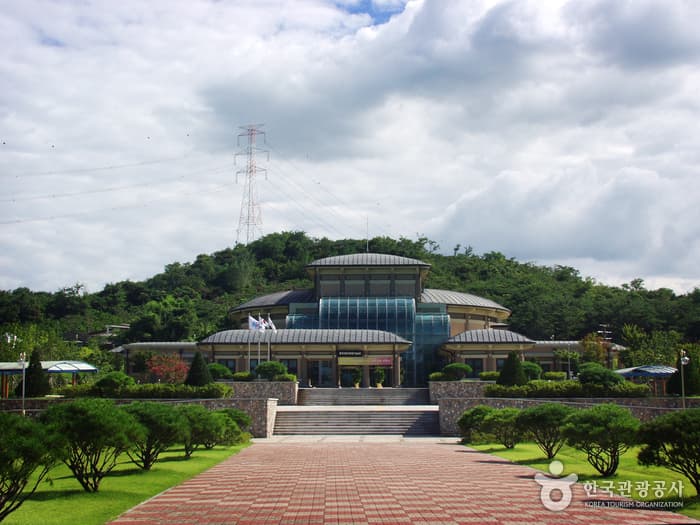 东学农民革命纪念馆(동학농민혁명기념관)