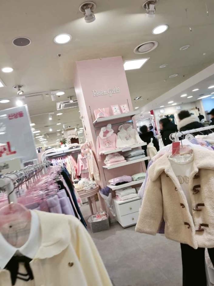 [事后免税店]Roem Girls  2001奥特莱斯中溪店로엠걸즈 2001아울렛 중계