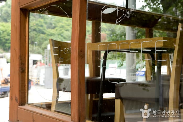 서울 삼청동 카페달 외부_7
