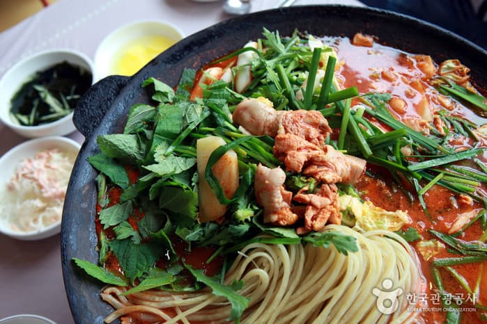 太白辣炖鸡排（태백닭갈비）