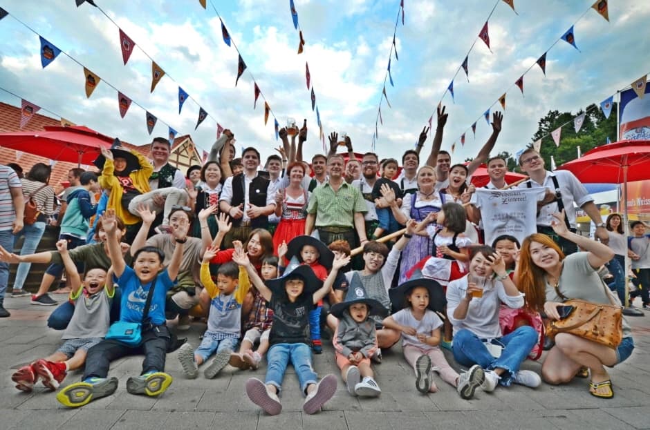 German Village Oktoberfest (남해 독일마을 맥주축제)