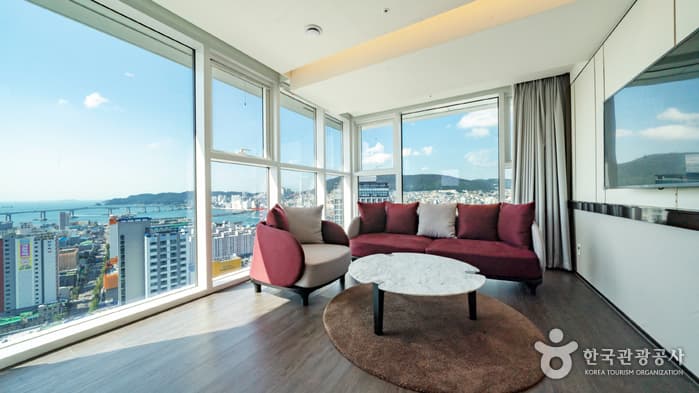 부산_라발스 호텔_PREMIUM SUITE HALF OCEAN 4