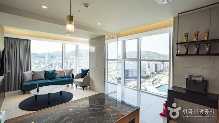 부산_라발스 호텔_PREMIUM SUITE OCEAN 2