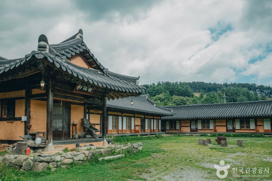 炊翁艺术馆（취옹예술관）