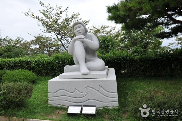 儒达山雕刻公园（유달산 조각공원）