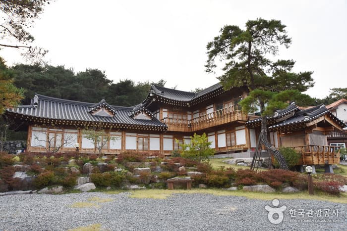 庆州千年韩屋度假民宿（경주천년한옥펜션）
