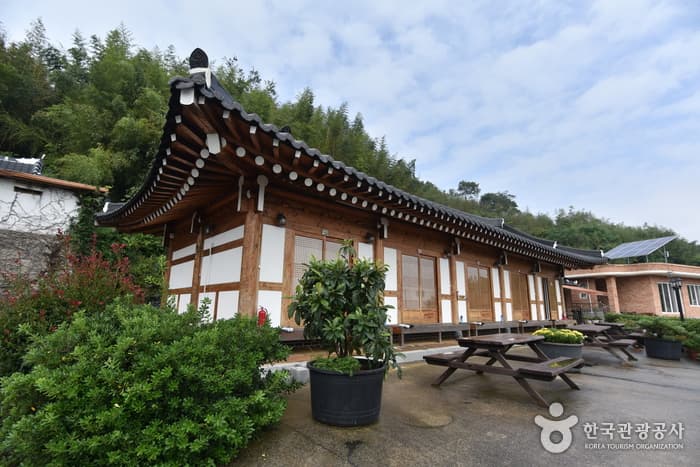 SUNCHEONMAN TRADITIONAL FOLK PENSION (순천만민속한옥펜션)