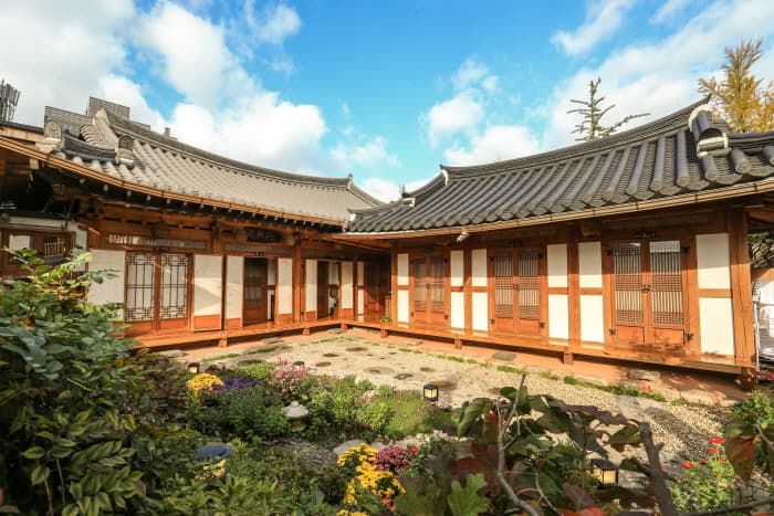 Bukyungdang (부경당)