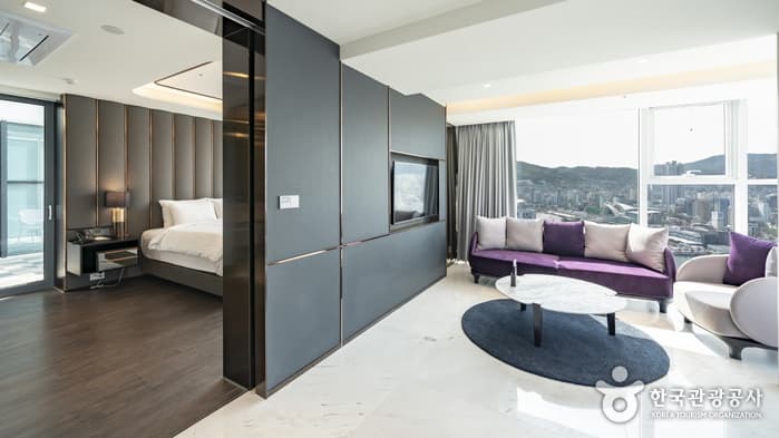 부산_라발스 호텔_ROYAL TERRACE SUITE OCEAN 2