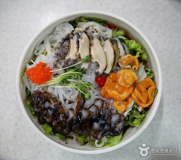 青草水水拌生鱼片（청초수물회）