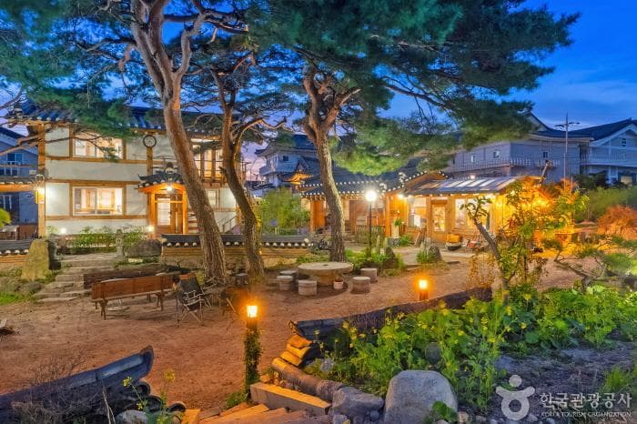 Bulguksa Hanok Farm Stay (불국사한옥팜스테이)