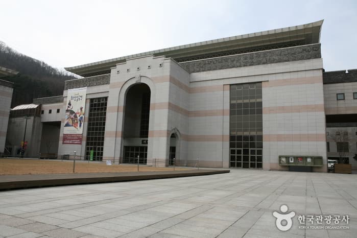 国立国乐院(국립국악원)