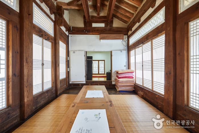 경남_거창_정온선생종택_사랑채_다실1