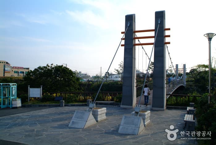 용연과 용연구름다리(용연암굴)_용연구름다리_17