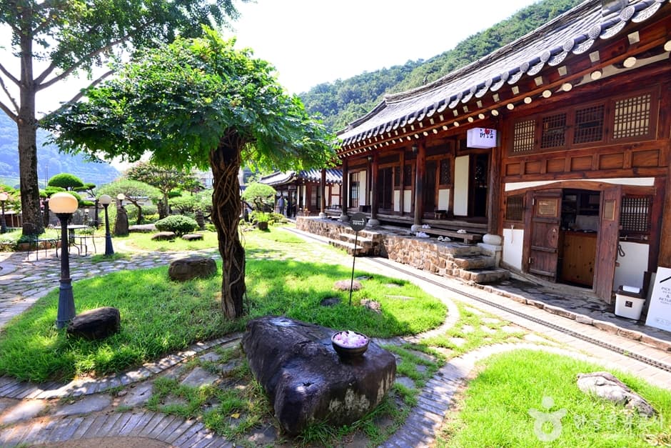 花开的春三月（꽃피는춘삼월）