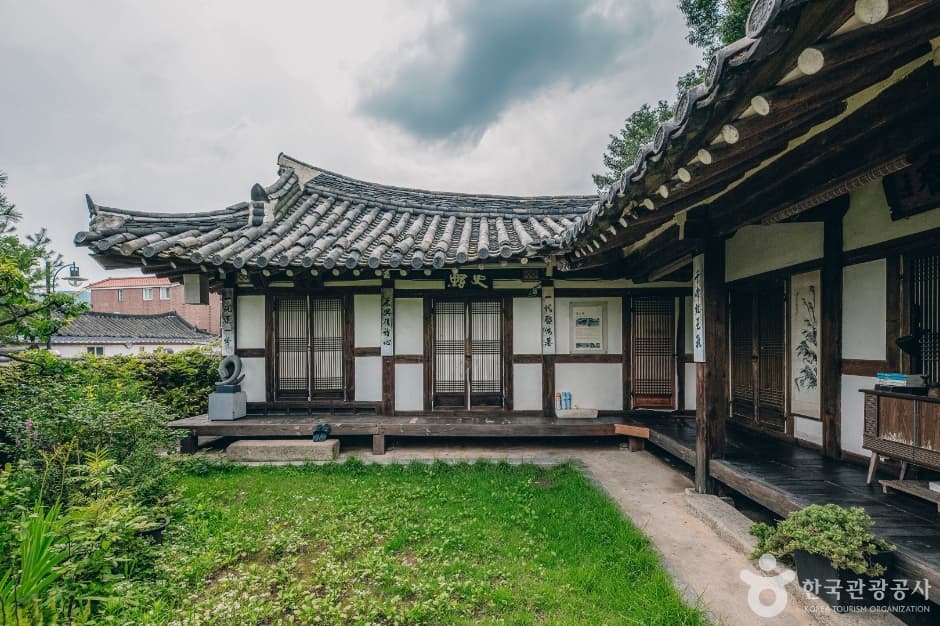 Yangsajae (문화공간 양사재)