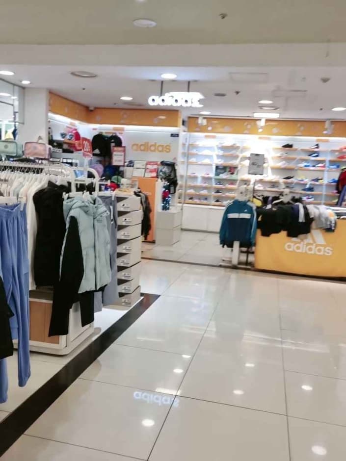 [事后免税店]阿迪达斯童装 2001奥特莱斯中溪店아디다스키즈 2001아울렛 중계