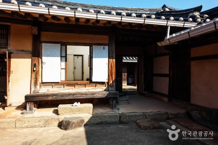 충남_서산_계암고택(김기헌가옥)_뜰아애방(안채)전경1