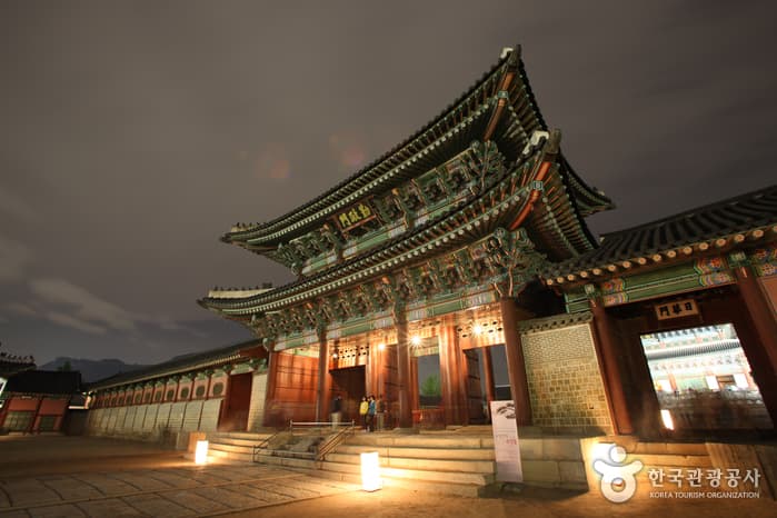Gyeongbokgung Palace Special Evening Admission (경복궁 야간 특별관람)