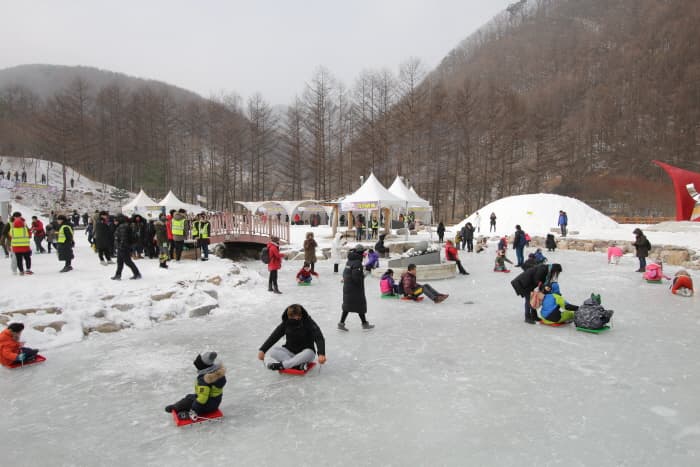 Taebaeksan Mountain Snow Festival (태백산 눈축제)