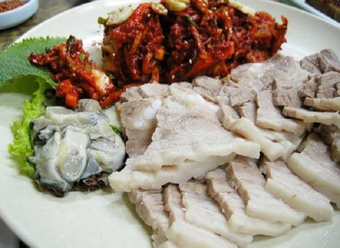 奖忠酱猪蹄 ( 장충족발 )