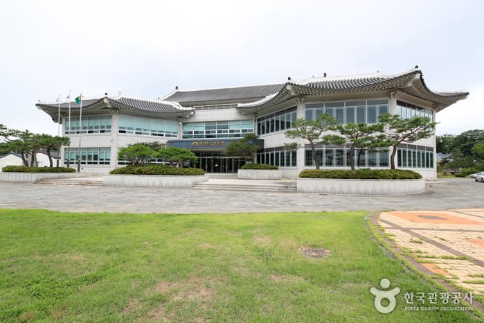 灵岩陶器博物馆(영암도기박물관)