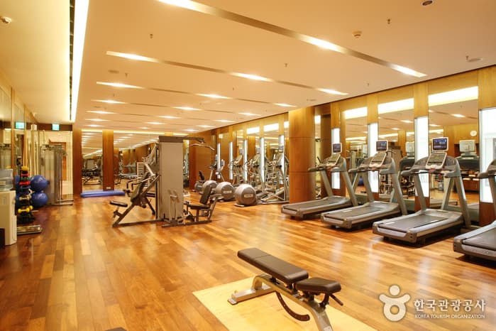 서울 영등포구_코트야드 메리어트 서울타임스퀘어_부대시설(휘트니스)