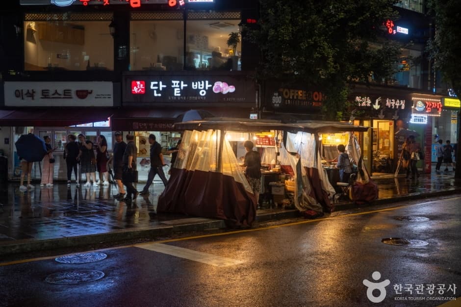 钟路３街排挡街（종로3가 포장마차 거리）