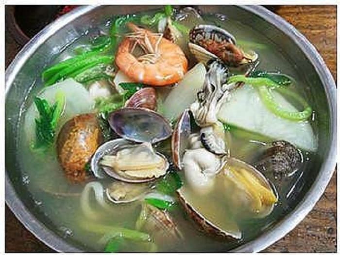 Kimgwangbunui Pulhyanggi 手工刀切面 ( 김광분의풀향기손칼국수 )