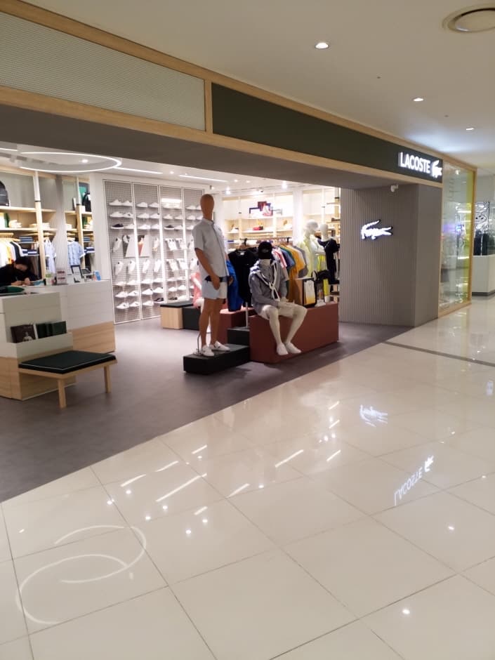 [事后免税店]LACOSTE时代广场店라코스테 타임스퀘어