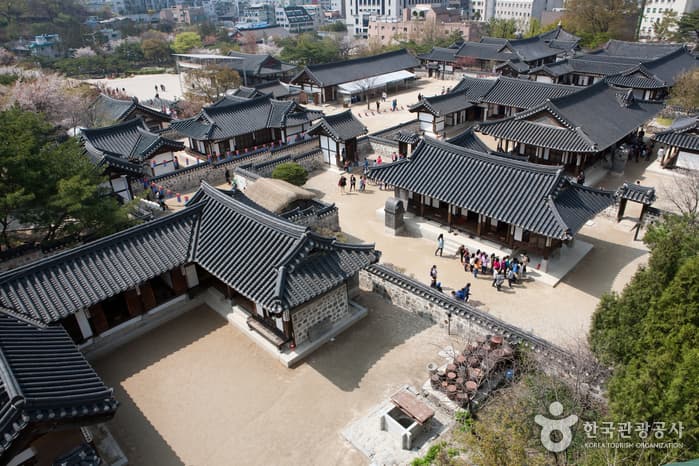 Myeong-dong, Namdaemun, Bukchang-dong, Da-dong and Mugyo-dong Special Tourist Zone (명동 남대문 북창동 다동무교동 관광특구)
