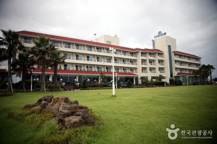Jeju Sunshine Hotel (제주 선샤인호텔)