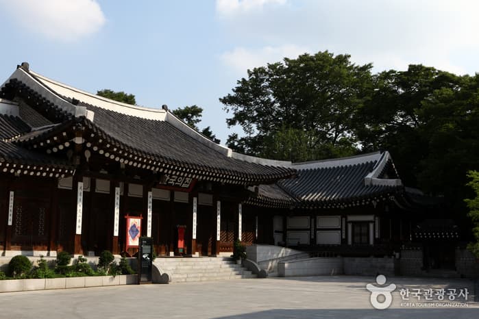 Korea House (한국의집)
