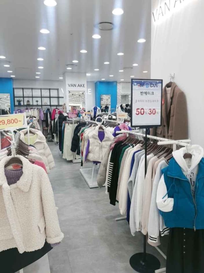 [事后免税店]VANAKE MODA奥特莱斯仁川店반에이크 모다아울렛 인천점