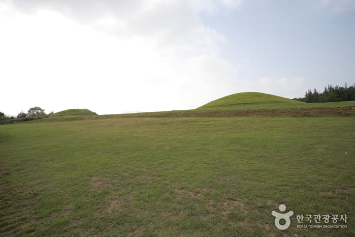 도항.말산리 고분군