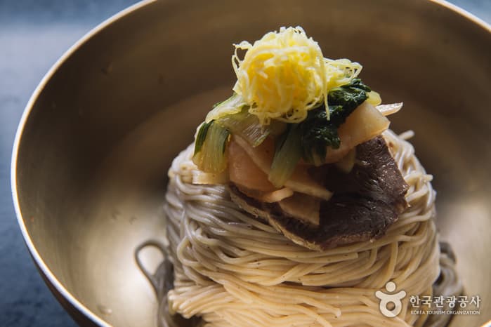 Bongpiyang (봉피양)