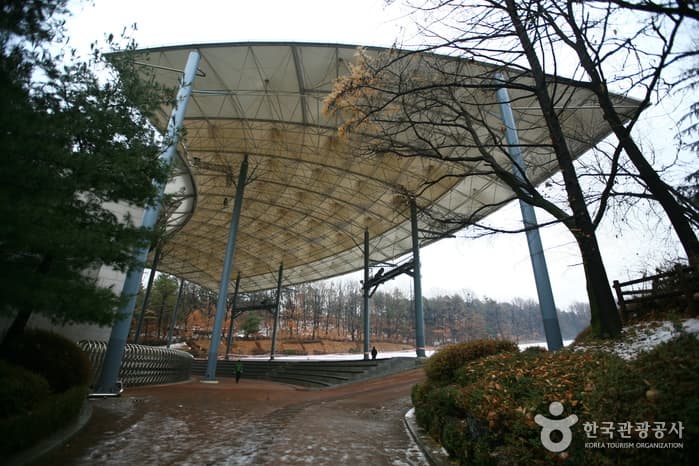 성남시야외공연장 입구