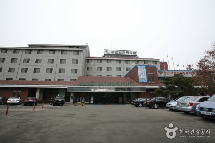 충북 충주시_수안보상록호텔_전경_3